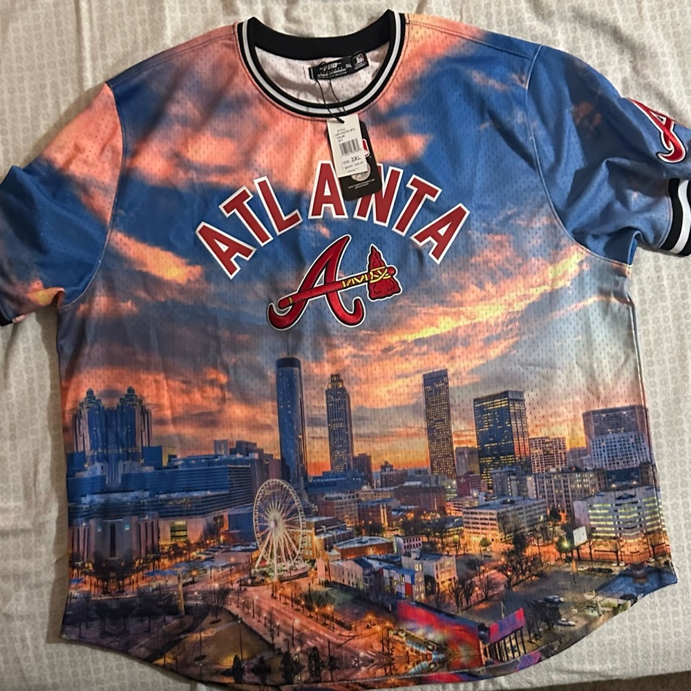 Atlanta Braves Skyline Graphic Tee